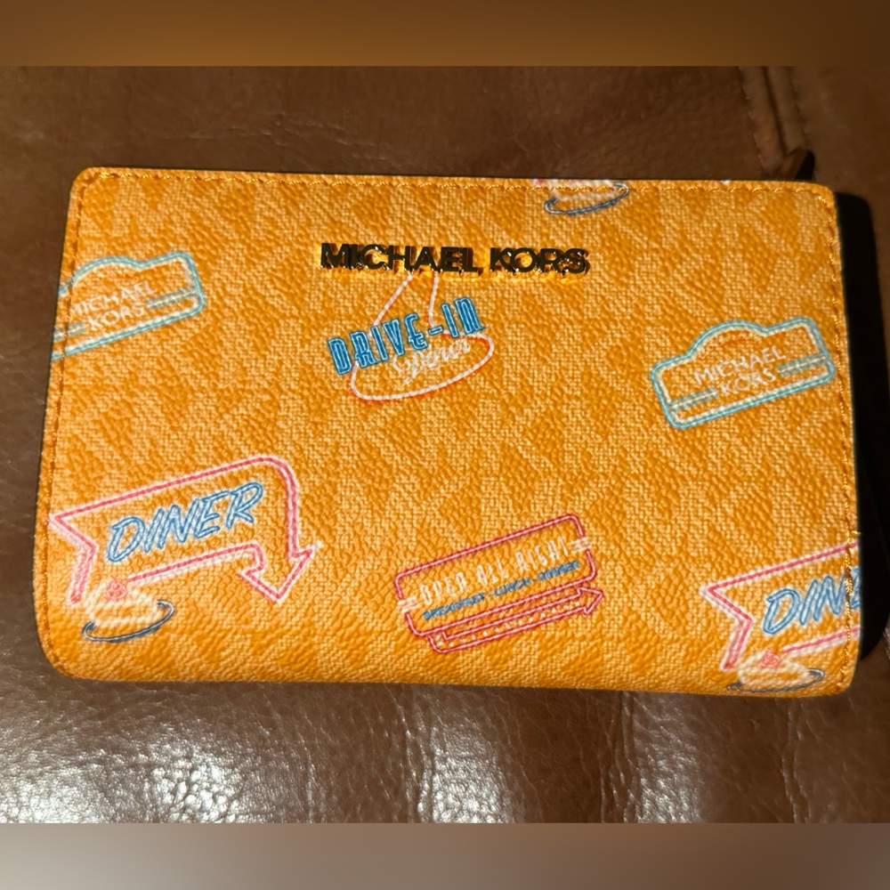 NWT Michael Kors Pop Orange Jet Set Bi-Fold Zip Wallet